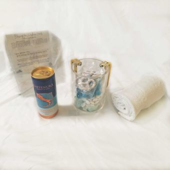 Shalach Manos Set - Al Netilas Yadayim Kvort (Cup), Towel, Drink, in a Plastic Container