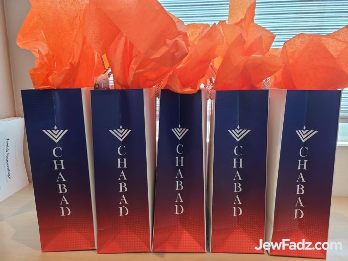 Chabad Gift Bag With Card - Carry your Judaism with Joy!
